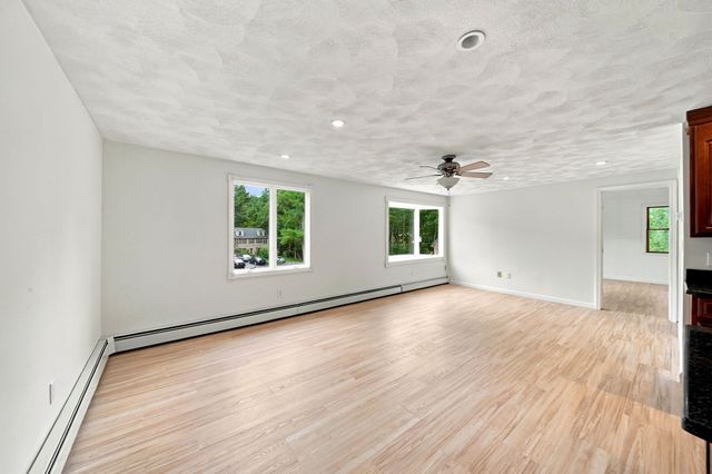 51 Queensland Rd, Billerica, MA 01862