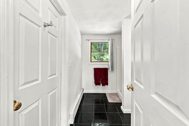 51 Queensland Rd, Billerica, MA 01862