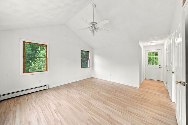 51 Queensland Rd, Billerica, MA 01862