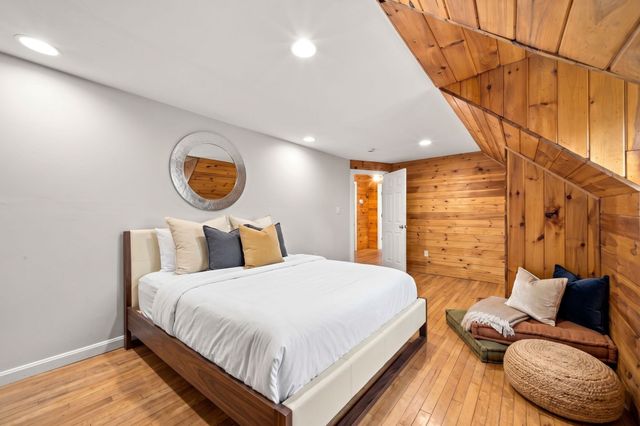 51 Queensland Rd, Billerica, MA 01862