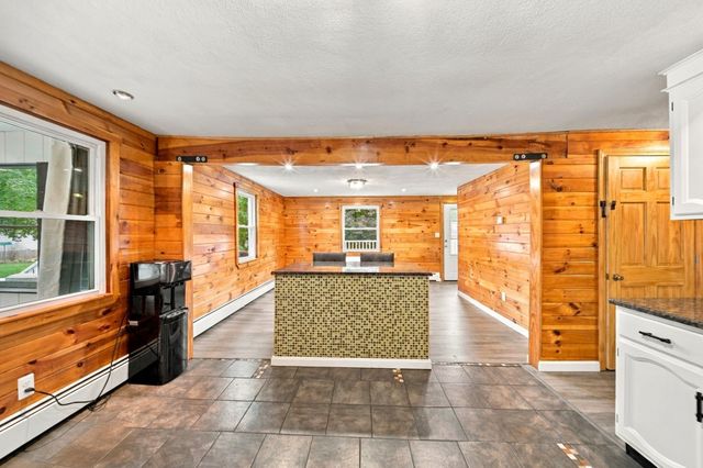 51 Queensland Rd, Billerica, MA 01862