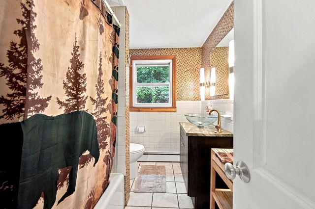 51 Queensland Rd, Billerica, MA 01862