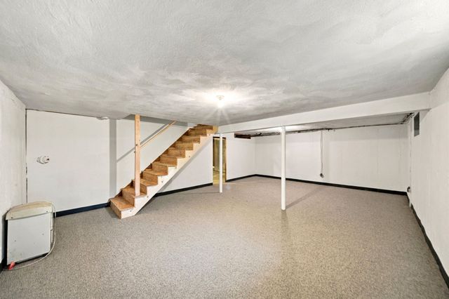 51 Queensland Rd, Billerica, MA 01862