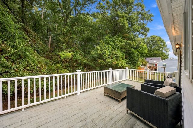 51 Queensland Rd, Billerica, MA 01862