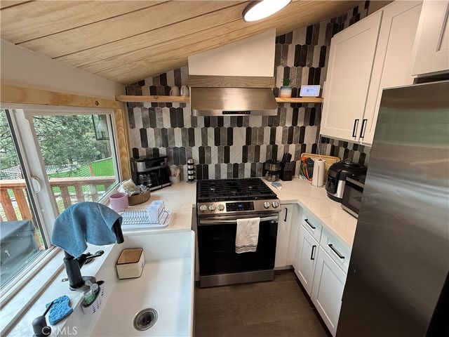 25881 Sunset, Twin Peaks, CA 92391