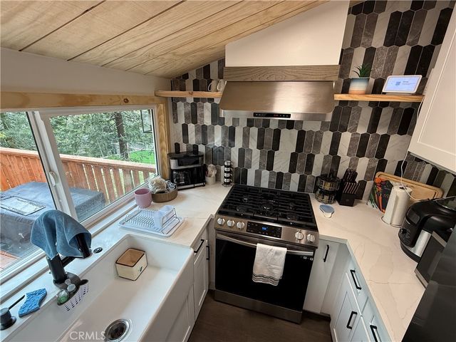 25881 Sunset, Twin Peaks, CA 92391