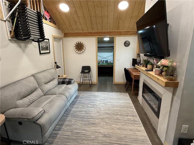 25881 Sunset, Twin Peaks, CA 92391