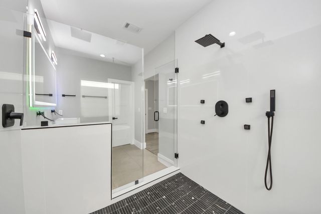 604 W 28th Street A, Houston, TX 77008