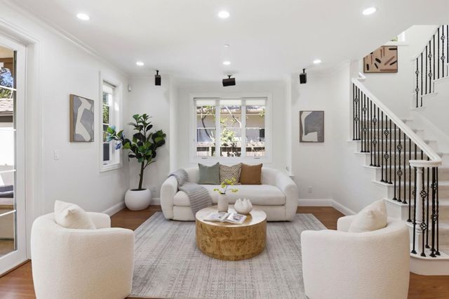 568 Irven Court, Palo Alto, CA 94306