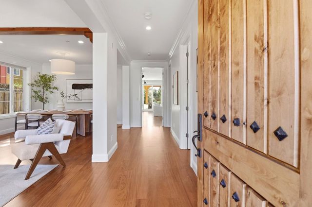 568 Irven Court, Palo Alto, CA 94306