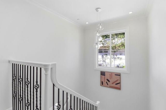 568 Irven Court, Palo Alto, CA 94306