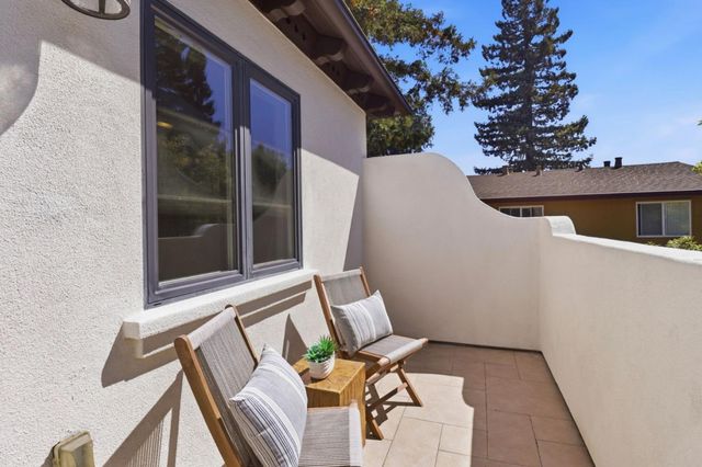 568 Irven Court, Palo Alto, CA 94306