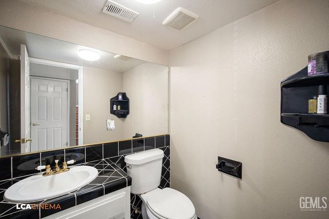 3800 Troutdale Court, Bakersfield, CA 93312