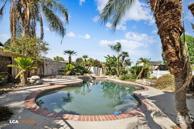 3800 Troutdale Court, Bakersfield, CA 93312