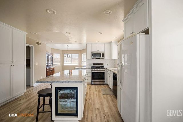 3800 Troutdale Court, Bakersfield, CA 93312