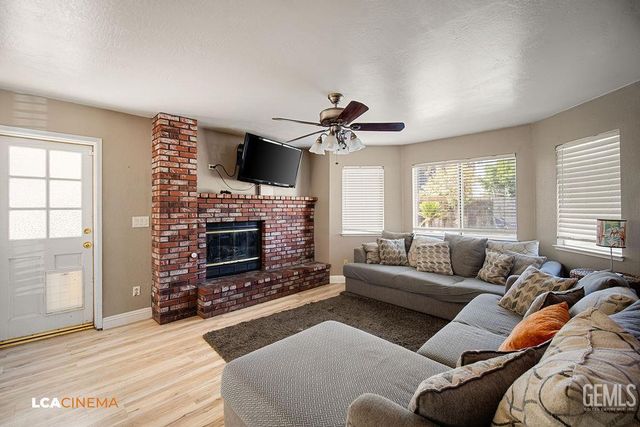 3800 Troutdale Court, Bakersfield, CA 93312