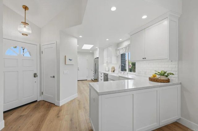 7102 Linden, Carlsbad, CA 92011