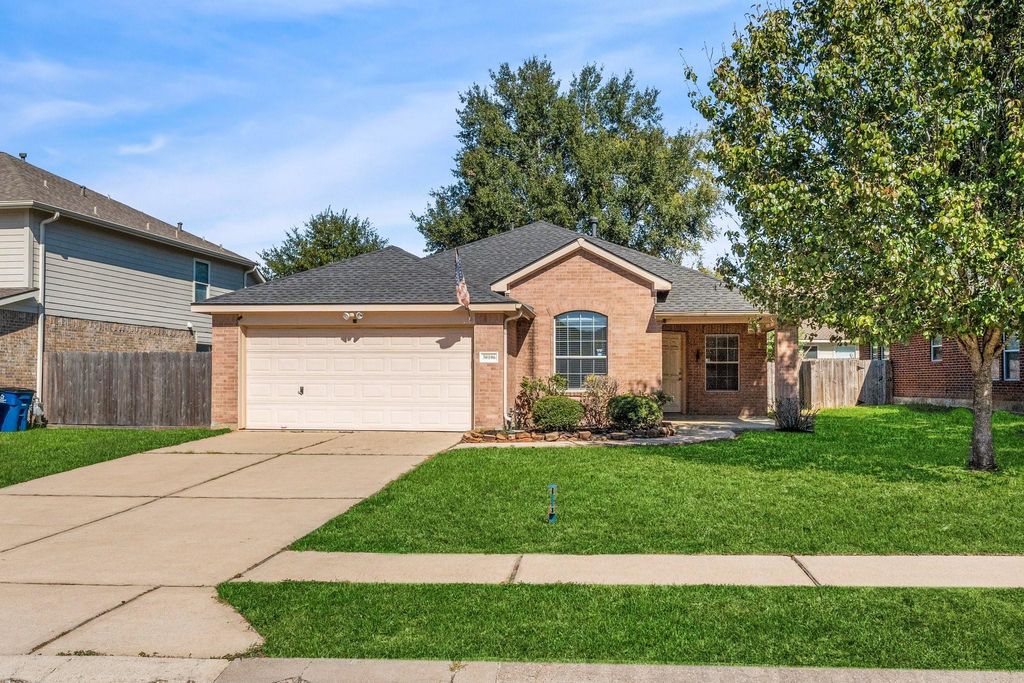 30106 Saw Oaks Drive, Magnolia, TX 77355