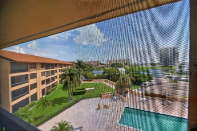 1030 Us Highway 1 413, North Palm Beach, FL 33408