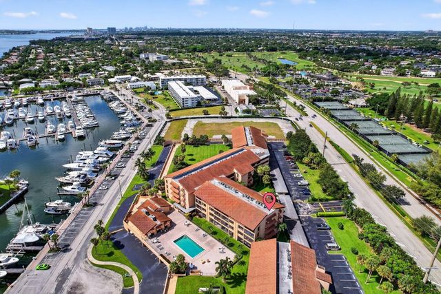 1030 Us Highway 1 413, North Palm Beach, FL 33408