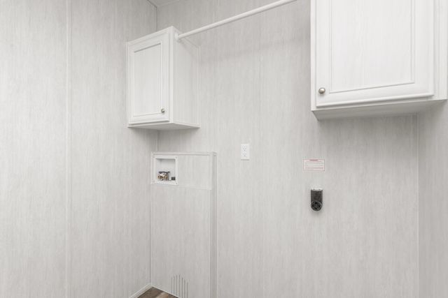 910 N Lloyd Street, Crestview, FL 32536