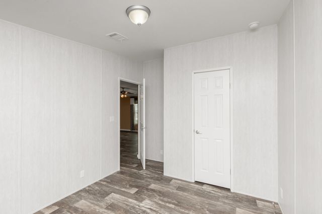 910 N Lloyd Street, Crestview, FL 32536