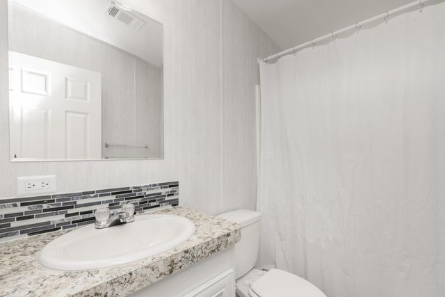 910 N Lloyd Street, Crestview, FL 32536