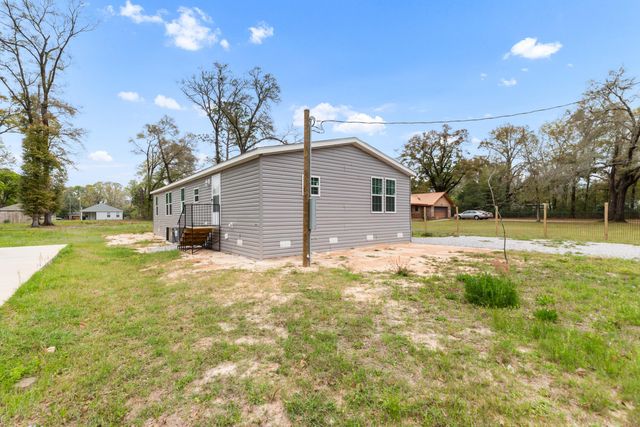 910 N Lloyd Street, Crestview, FL 32536