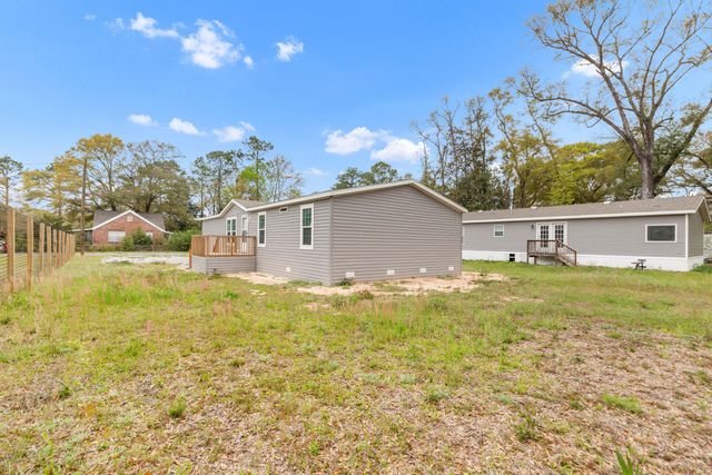 910 N Lloyd Street, Crestview, FL 32536