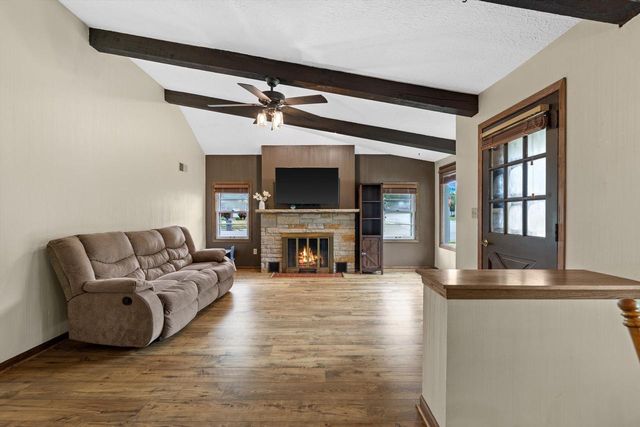 1116 E Racine AVENUE, Waukesha, WI 53186