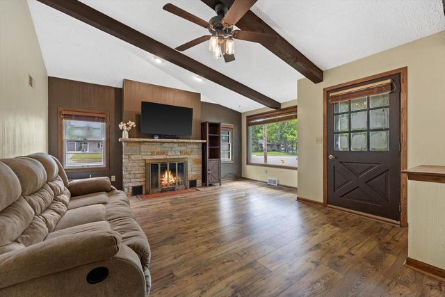 1116 E Racine AVENUE, Waukesha, WI 53186