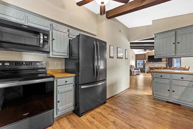 1116 E Racine AVENUE, Waukesha, WI 53186