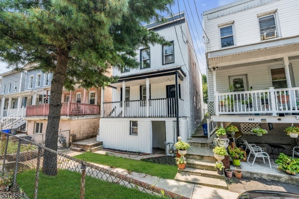 863 State St, Perth Amboy City, NJ 08861