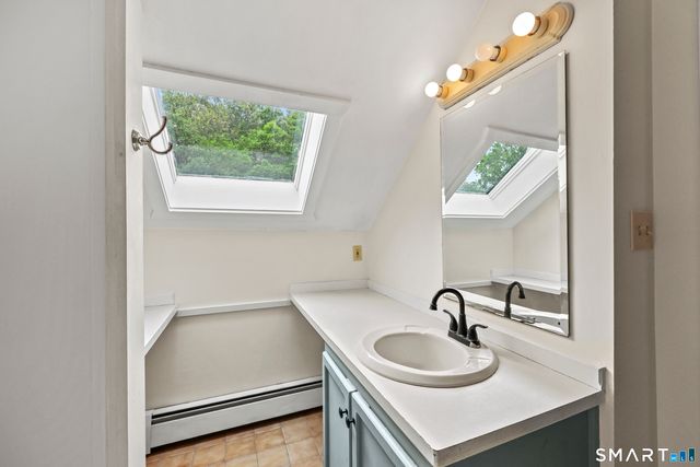 917 Hopewell Road, Glastonbury, CT 06073