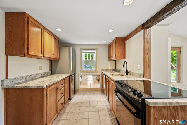 917 Hopewell Road, Glastonbury, CT 06073