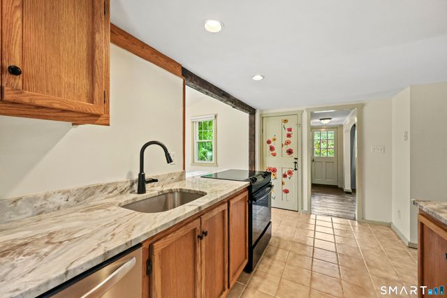 917 Hopewell Road, Glastonbury, CT 06073