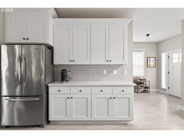 128 E TAYLOR Dr, Newberg, OR 97132