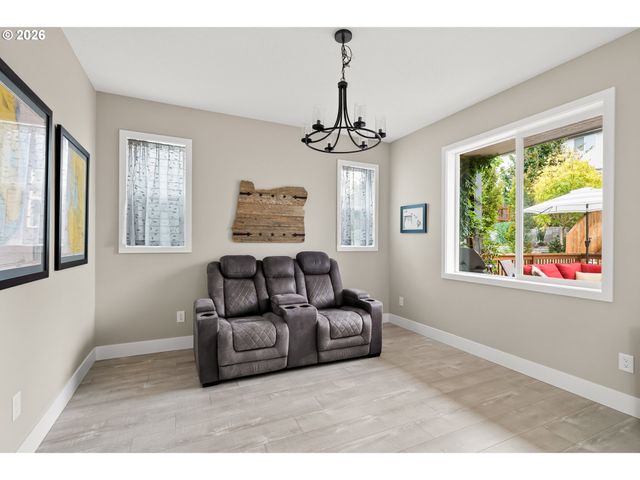 128 E TAYLOR Dr, Newberg, OR 97132