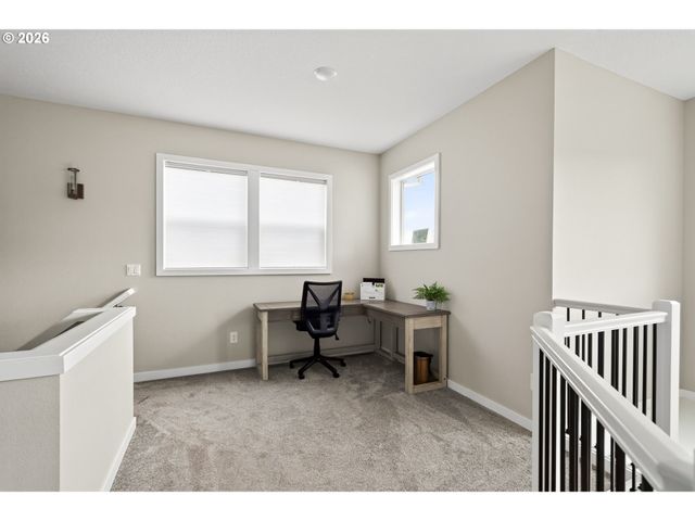 128 E TAYLOR Dr, Newberg, OR 97132