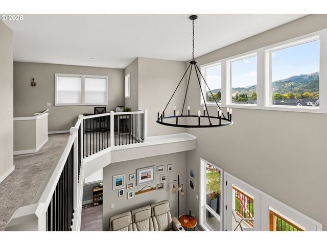 128 E TAYLOR Dr, Newberg, OR 97132