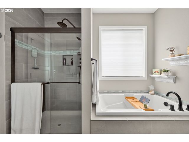 128 E TAYLOR Dr, Newberg, OR 97132