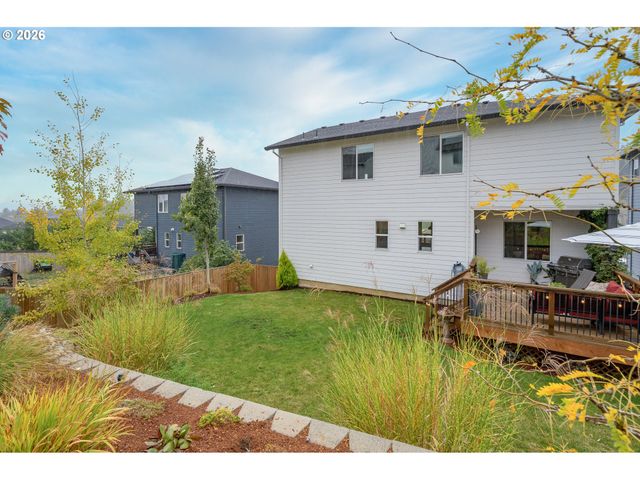 128 E TAYLOR Dr, Newberg, OR 97132