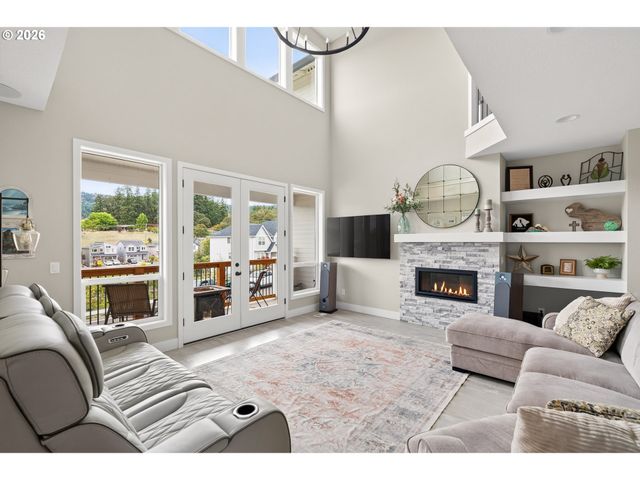 128 E TAYLOR Dr, Newberg, OR 97132