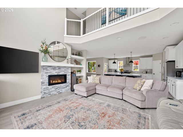 128 E TAYLOR Dr, Newberg, OR 97132