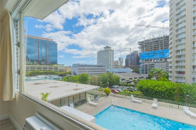 747 Amana Street 614, Honolulu, HI 96814