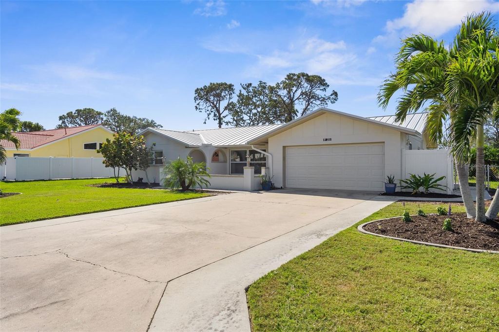 201 CAVALLINI DRIVE, Nokomis, FL 34275