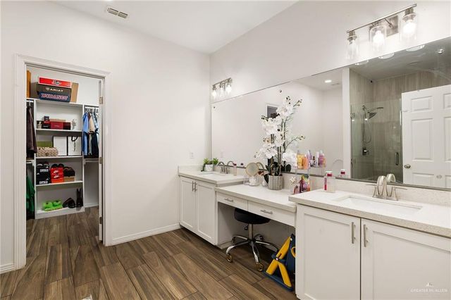 903 Thomas Lane, Alamo, TX 78516