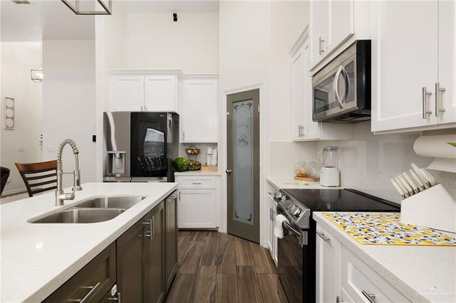 903 Thomas Lane, Alamo, TX 78516