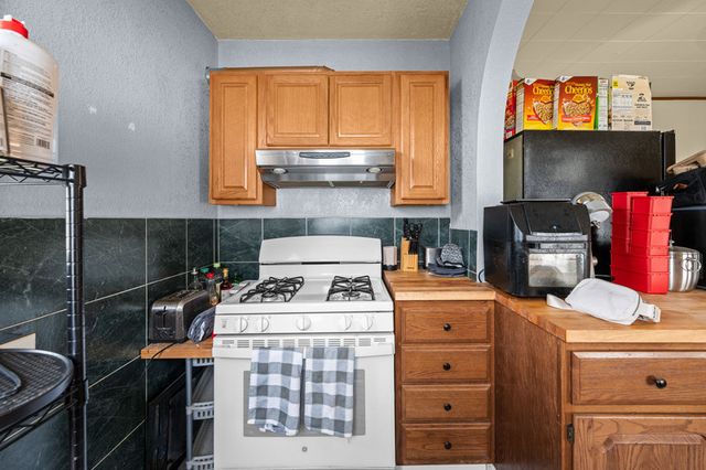 618 W 17th Street, Davenport, IA 52803