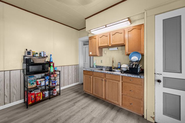 618 W 17th Street, Davenport, IA 52803